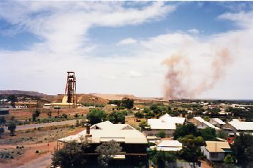 1999-33.jpg (18604 bytes)