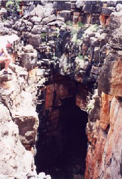 Caves.jpg (28532 bytes)
