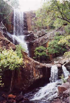 Rfalls.jpg (27300 bytes)