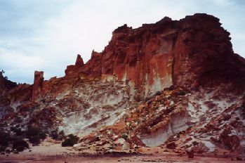 Rvalley1.jpg (20196 bytes)