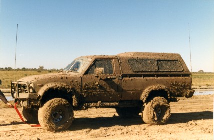 Hilux.jpg (37280 bytes)