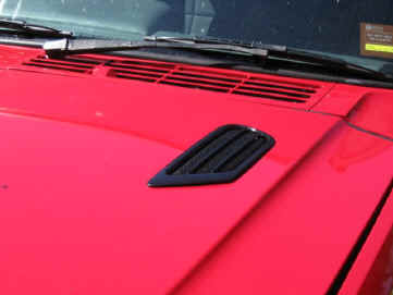 Vents1.jpg (51145 bytes)